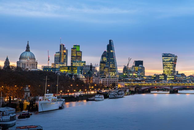 脫歐搞不定　英鎊可能下挫10%